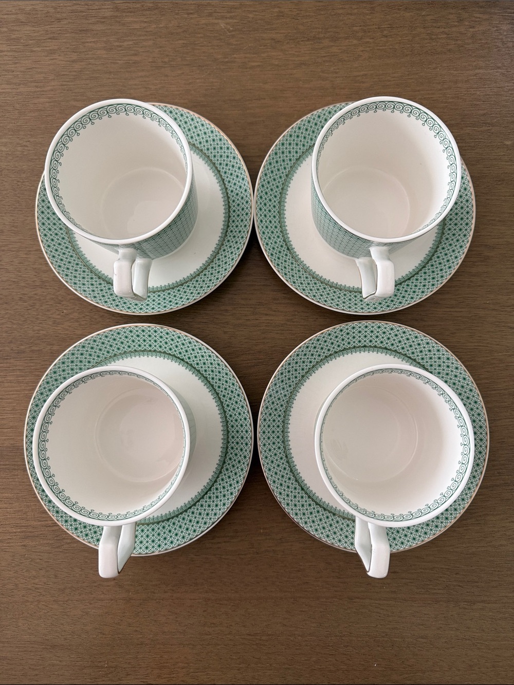 Timeless Green Pattern Porcelain Teacup and Saucer Set - 4pc